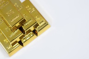 如何知晓黄金首饰回收价格？回收价受什么制约？