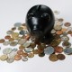 如何理解发行相关编号与金融产品的关系？这种关系对产品认知有何作用？