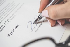 如何在车辆受损时进行合理投保？这种投保有哪些注意事项？